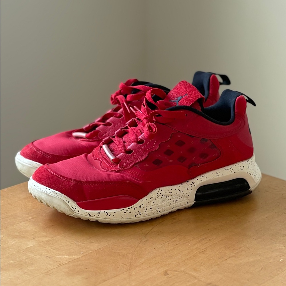 Nike Jordan Air Max 200 - Fire Red/Sail Black 10.5